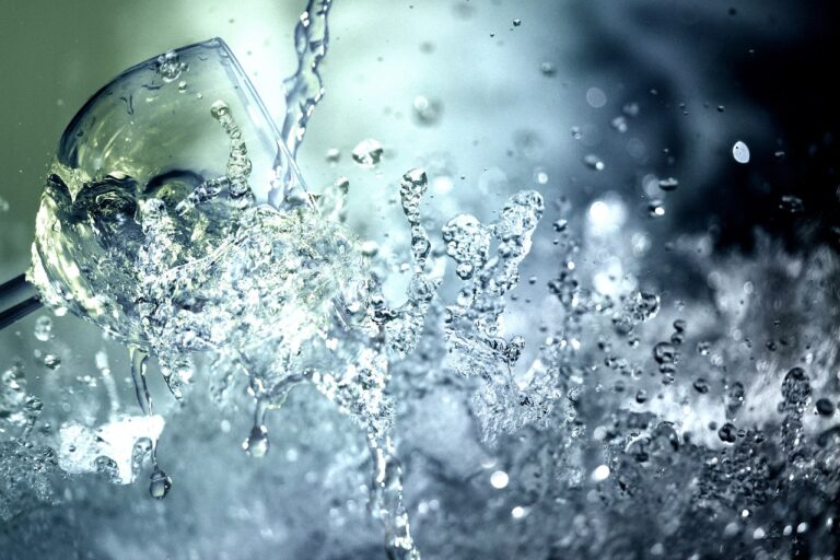 water, wine glass, water splash-4230596.jpg